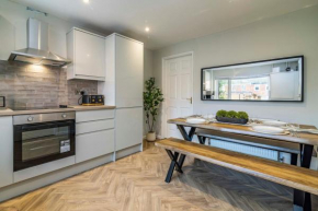 Stylish Home near the Canal